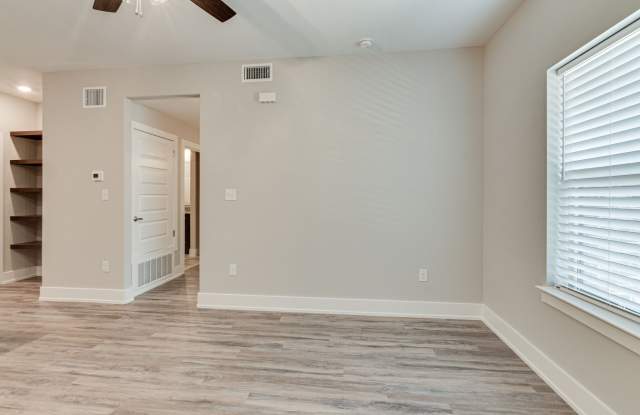 115 W Jones Gallery 4