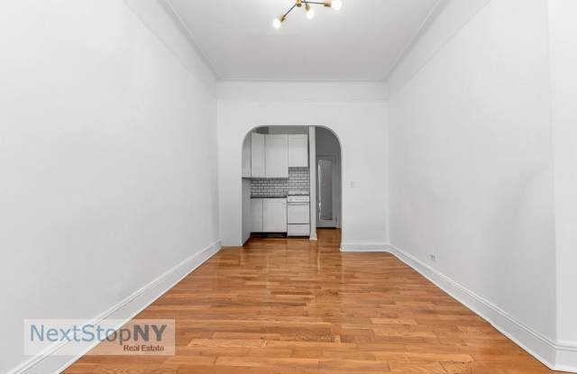 233 East 54th Street 1C Gallery 1