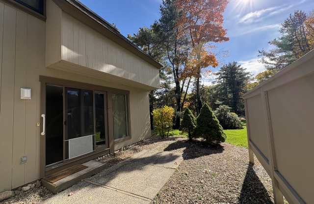 54 Great Meadow Ln Gallery 1