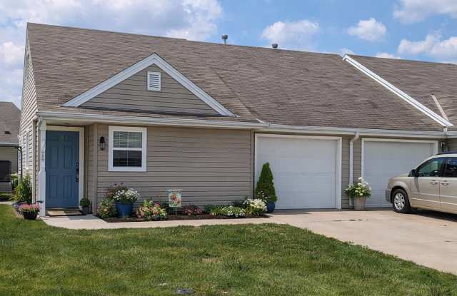 Beautiful Townhome in Prime Manhattan Location - 424 Brooklawn Court, Manhattan, KS 66502