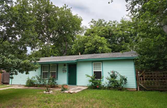Cute South Austin Bungalow photos photos Cute South Austin Bungalow photos photos
