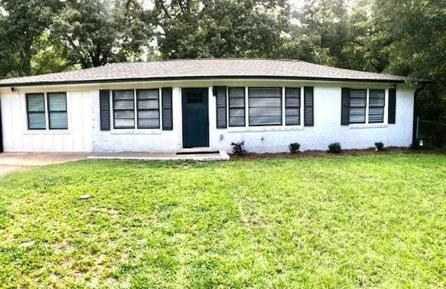 480 White Street - 480 White Street, Hoschton, GA 30548