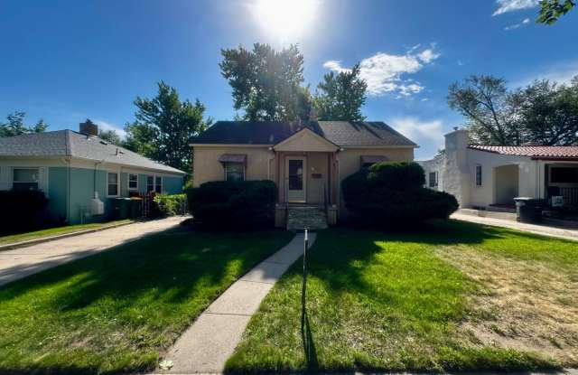 Charming Two Bedroom Home!! Gallery 3