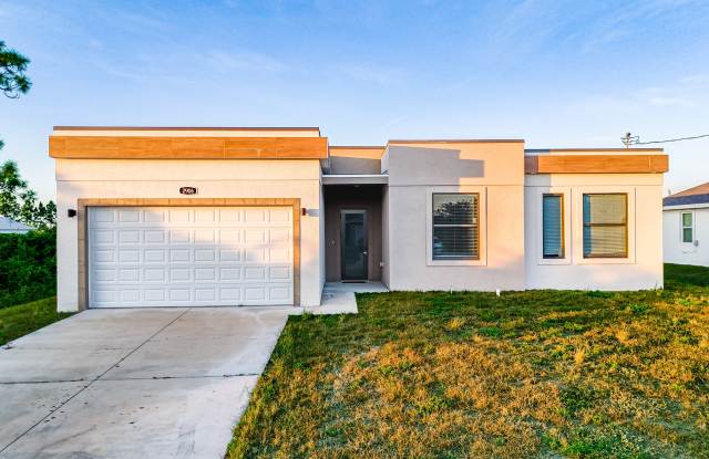 2906 65th Street West photos photos