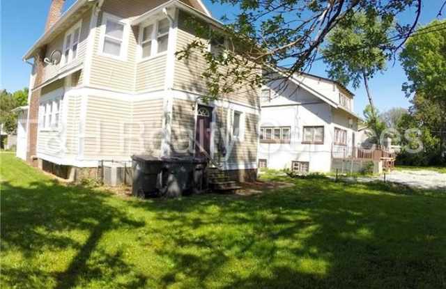 3527 Evergreen Avenue Gallery 2