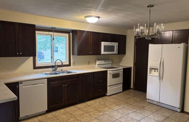 2419 S Schaefer St photos photos