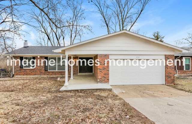 1750 Redcoat Drive photos photos