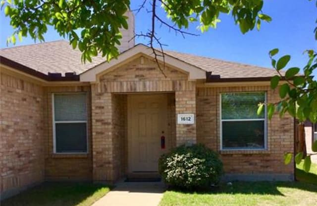 1612 Dragonback Pass - 1612 Dragonback Pass, Little Elm, TX 75036