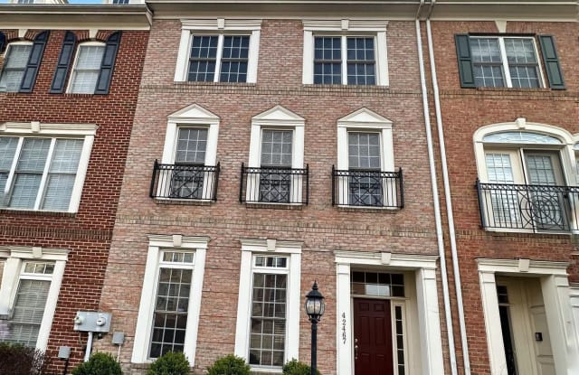 42467 REGAL WOOD DRIVE - 42467 Regal Wood Drive, Brambleton, VA 20148