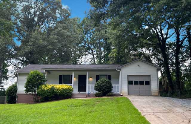 3 bed 2 bath ranch in Peachtree Ridge HS district! Fenced Backyard! - 1914 Suwanee Terrace Northwest, Gwinnett County, GA 30043