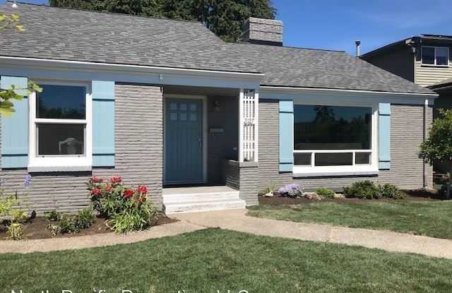 2127 Montvale Ct W - 2127 Montvale Court West, Seattle, WA 98199