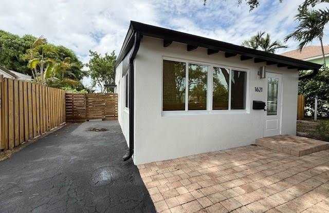 1621 NE 16th Ter - 1621 Northeast 16th Terrace, Fort Lauderdale, FL 33305