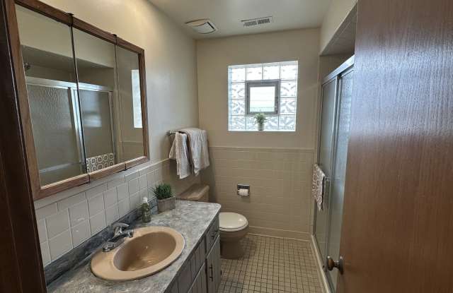 6857 N Overhill Avenue Gallery 4