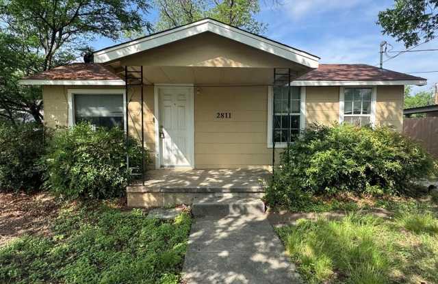2811 N Irving St photos photos