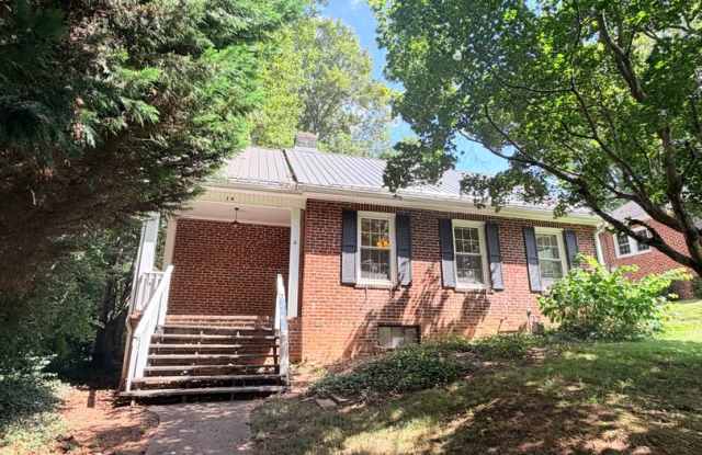 Enka Village Home for rent. 2 bedroom/1 bathroom with 2 bonus rooms! photos photos