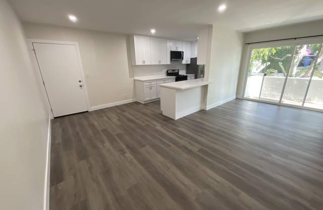 7730 Lexington Ave photos photos