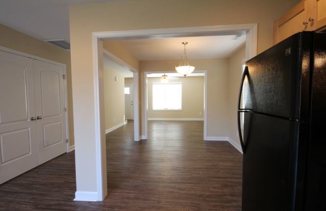 Room in 2 Bedroom Home at W McLelland Ave photos photos
