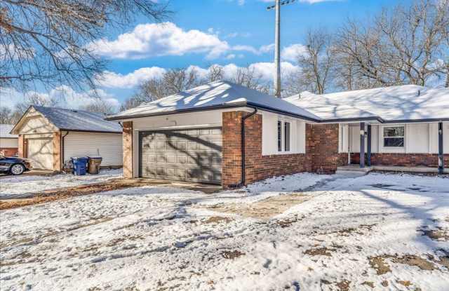 Beautiful 4 Bedroom 2 Bathroom Townhouse in Derby, KS photos photos