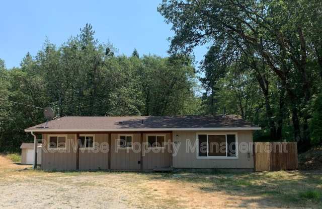 4071 Woodland Park Rd - 4071 Woodland Park Road, Josephine County, OR 97527