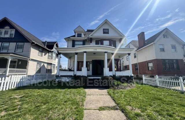 486 Hudson Ave photos photos