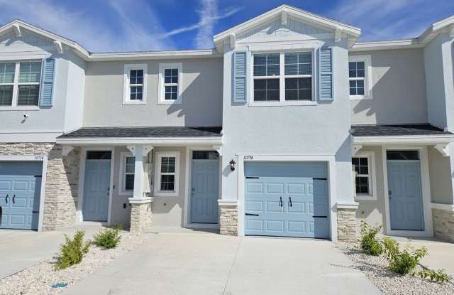 BRAND NEW 3 BEDROOM 2.5 BATH TOWNHOME IN ASHCOMBE AT WELLEN PARK! Gallery 1