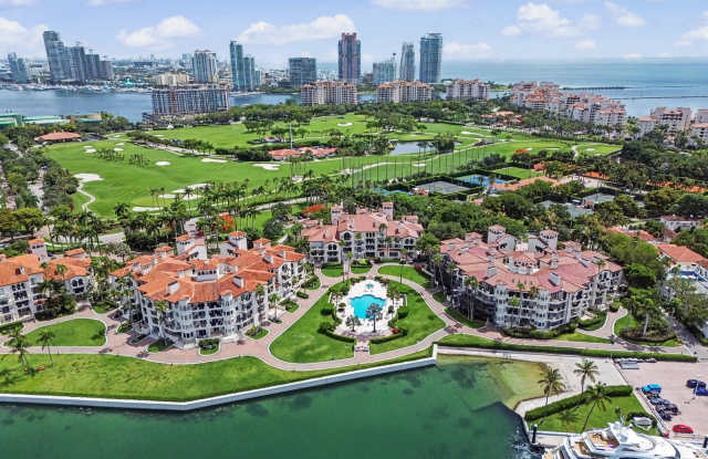 2124 Fisher Island Drive Gallery 3