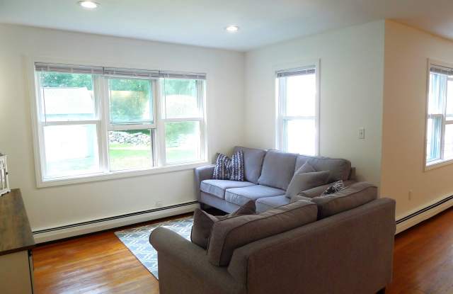 195 Silver Spring Road Gallery 4