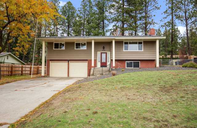 Move-In Special - Beautiful South Valley Home! Available Now! - 12805 East 25th Avenue, Spokane Valley, WA 99216