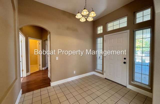 425 Crosswinds Dr Gallery 2