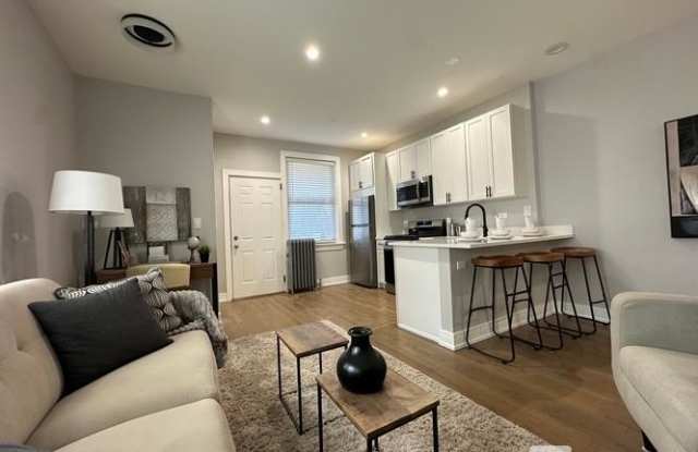 5452 North Paulina St. Gallery 2