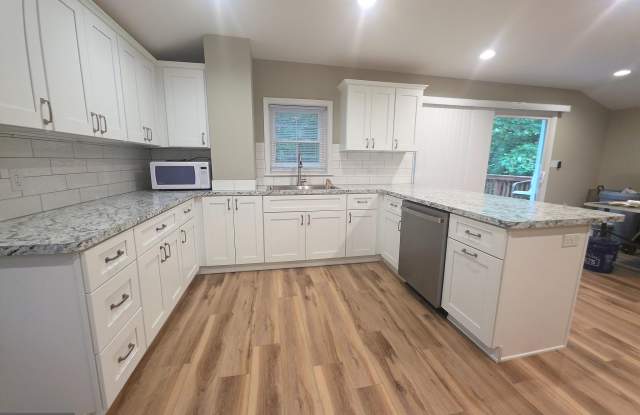 39000 TANGLEWOOD Court Gallery 4