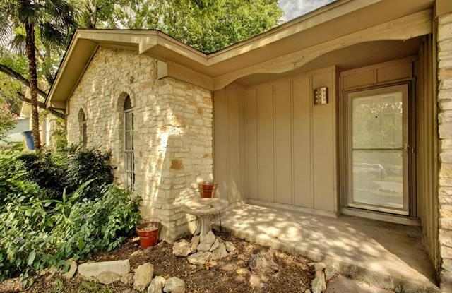 11528 Spring Hill DR Gallery 2