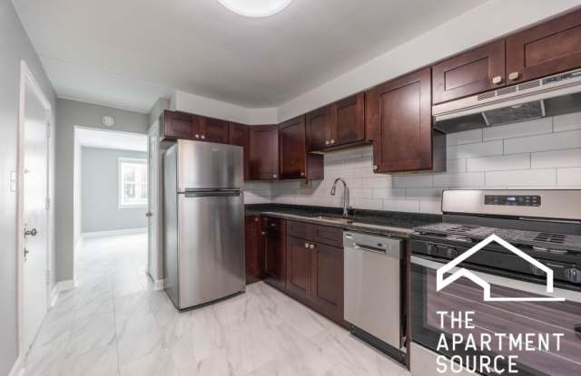 6733 North California Ave. photos photos