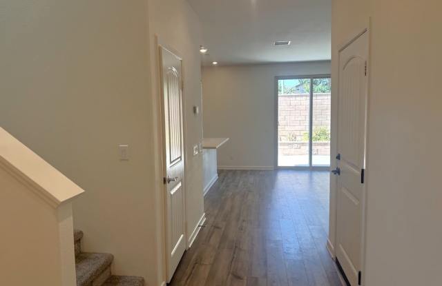 1014 W BUTTERCUP LN RIALTO 92376 (4 BED, 3 BATH) Gallery 4