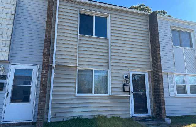 Centrally Located 2 BR Green Townhome with Fenced Patio photos photos