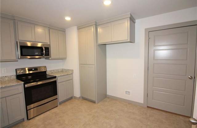 3414  SW Vel Mews Gallery 3