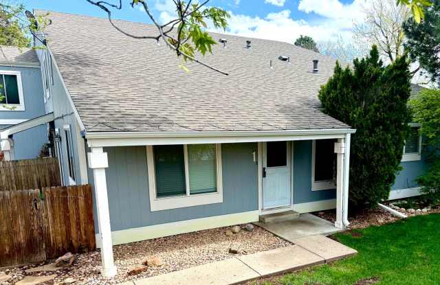 Spacious 3 Bedroom 2 Bath Lakewood Home photos photos