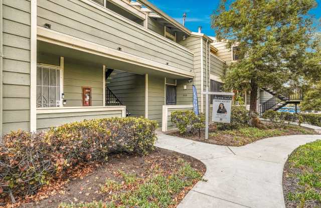 Updated 1-Bedroom Condo with Private Balcony and Garage Gallery 1
