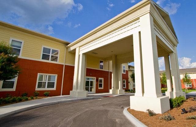 Senior Housing - Chatham Pointe Gallery 2