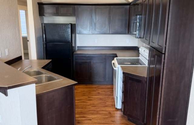 5 bed/ 4 Bath Townhome in Cheney photos photos