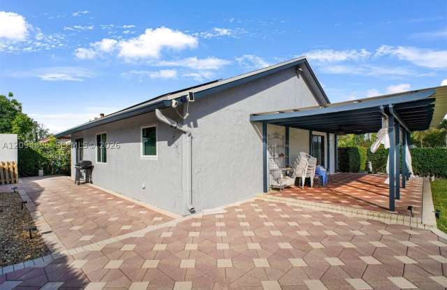 23361 Country Club Dr W Gallery 3