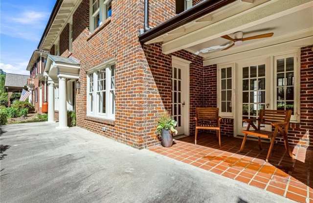 1426 Harvard Road NE Gallery 4