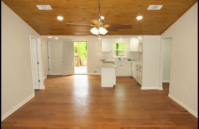 6522 Springhill Road Gallery 2