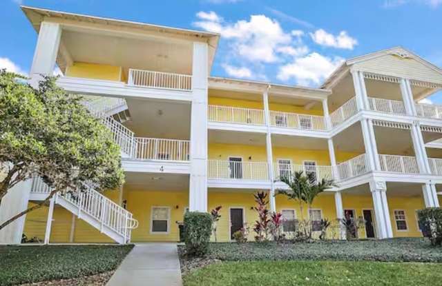 408 LUCAYA LOOP photos photos