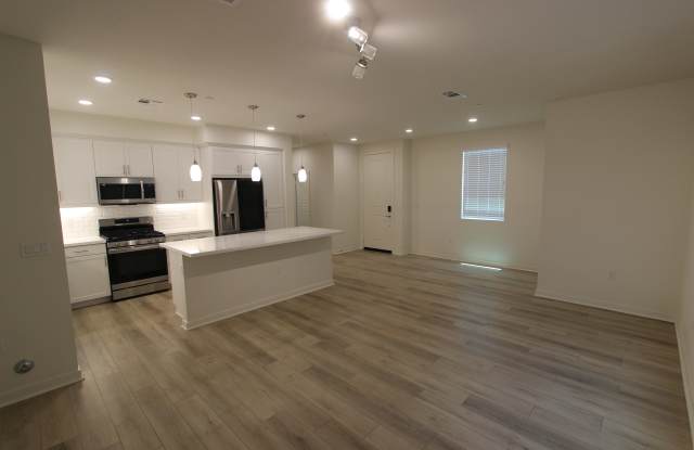 647 Winchester Drive Gallery 3