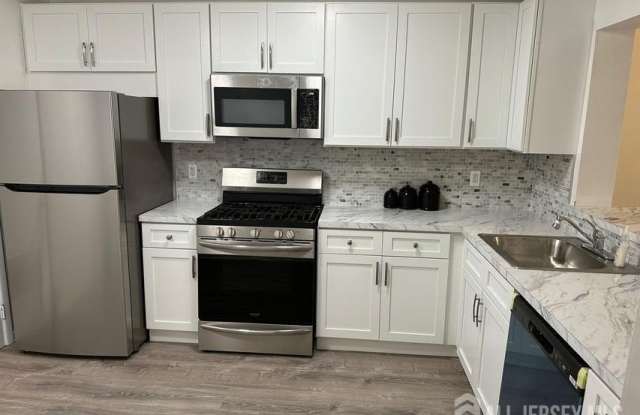 204 Forsythia Lane Gallery 2