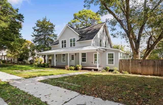 Historic Charm Meets Modern Living – Spacious 5-Bedroom in Huntsville photos photos Historic Charm Meets Modern Living – Spacious 5-Bedroom in Huntsville photos photos