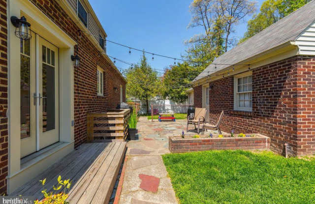 10205 Pierce Dr Unit B Gallery 4