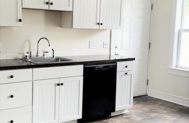 5 -7 Forest Avenue Court - 7 photos photos