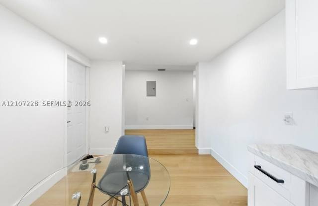 5666 Mayo Gallery 4